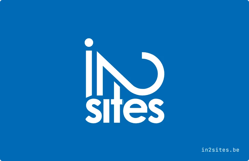 Visitekaartje van in2sites, voorkant met het logo in wit op blauw